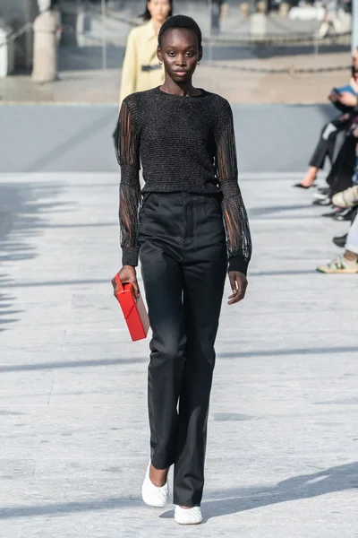 Look 27